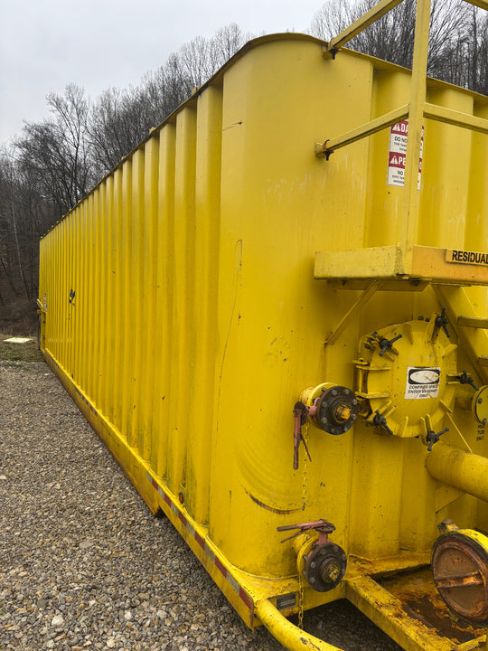 View of the left side of the yellow Dragon 21,000 gallon frac tank #0760509