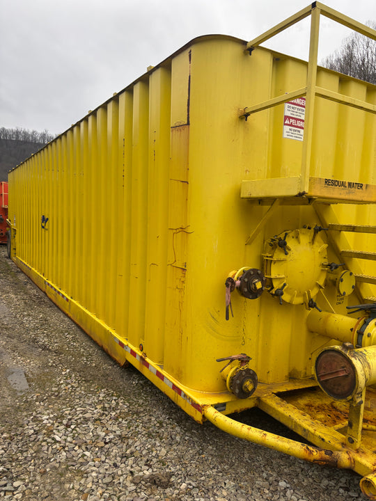 View of the left side of the yellow Dragon 21,000 gallon frac tank #0760514