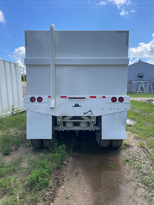 Rear of Pinnacle smooth wall flat top frac tank #127
