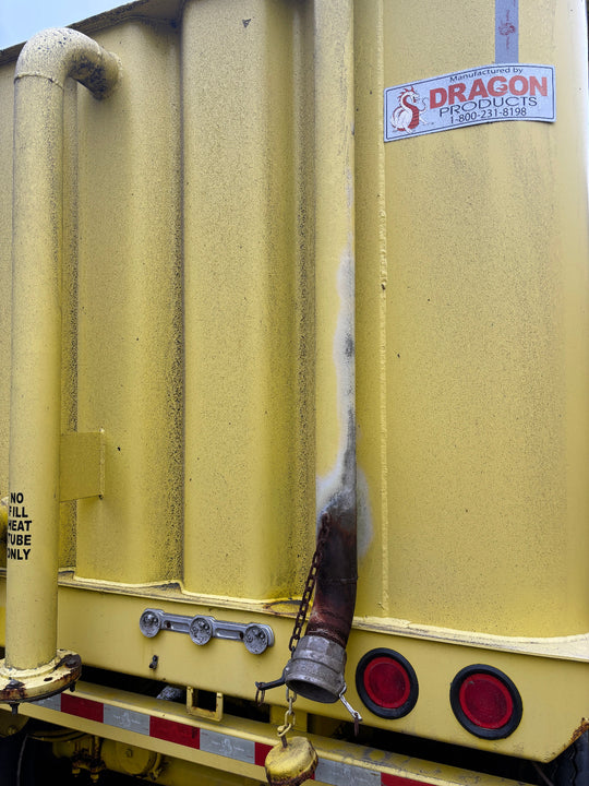 Rear view of the yellow Dragon 21,000 gallon frac tank #0760508