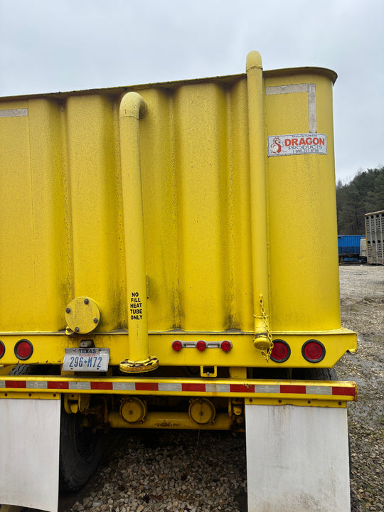 Rear view of the yellow Dragon 21,000 gallon flat top frac tank #0760514
