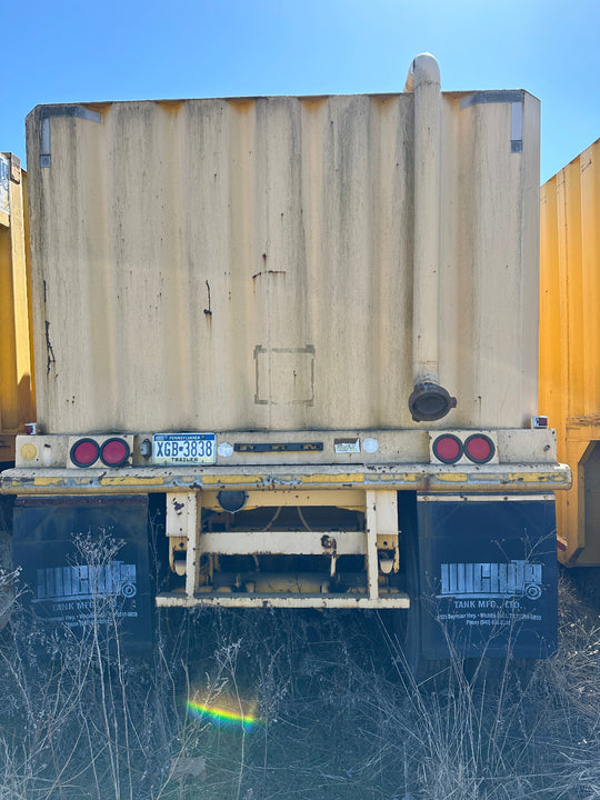 Rear view of the yellow Wichita 21,000 gallon frac tank #GP50065