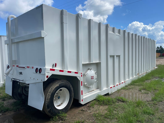 Side/Rear view of Pinnacle smooth wall flat top frac tank #127