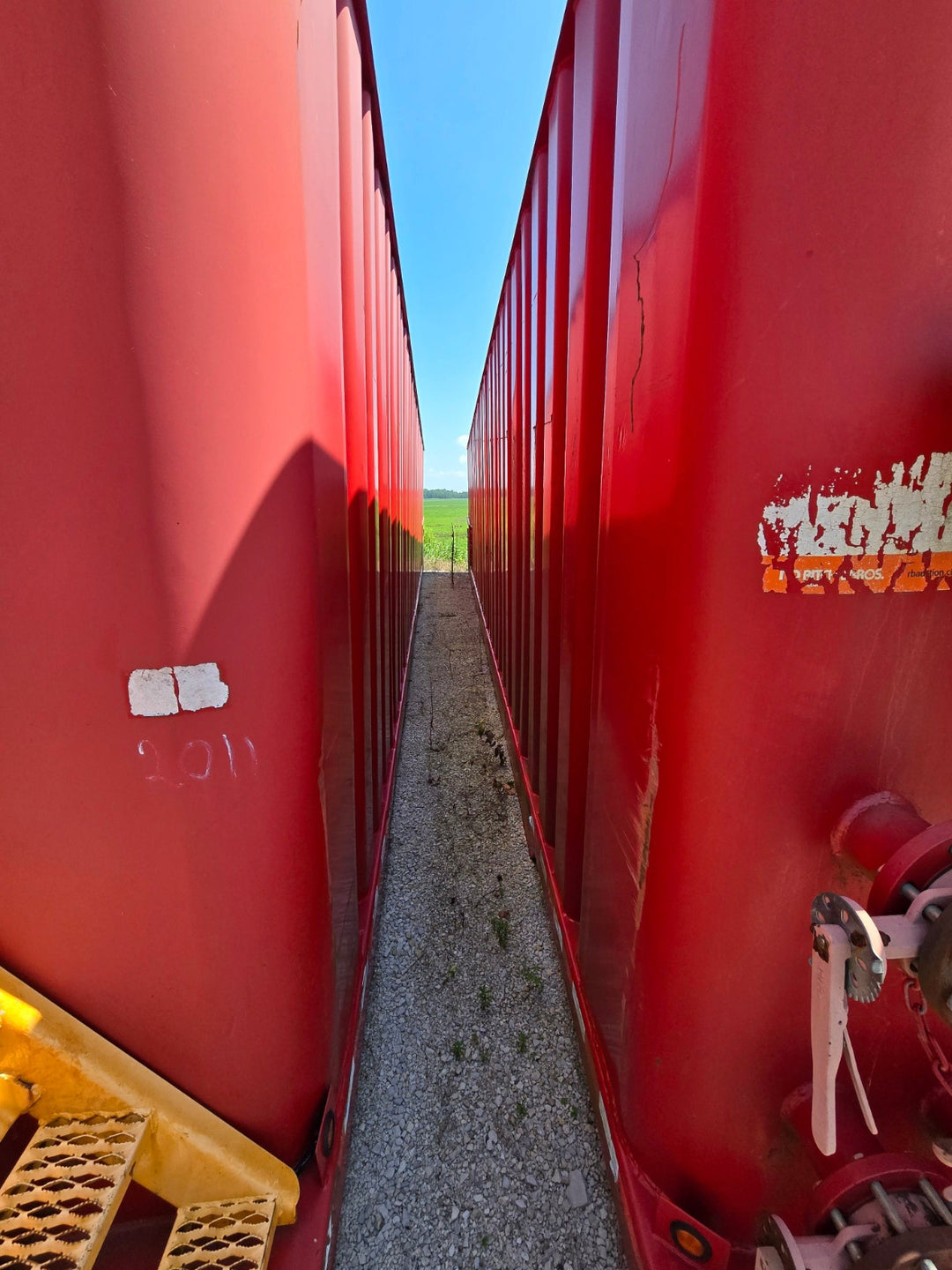 Side of Dragon flat top frac tank #GM1262