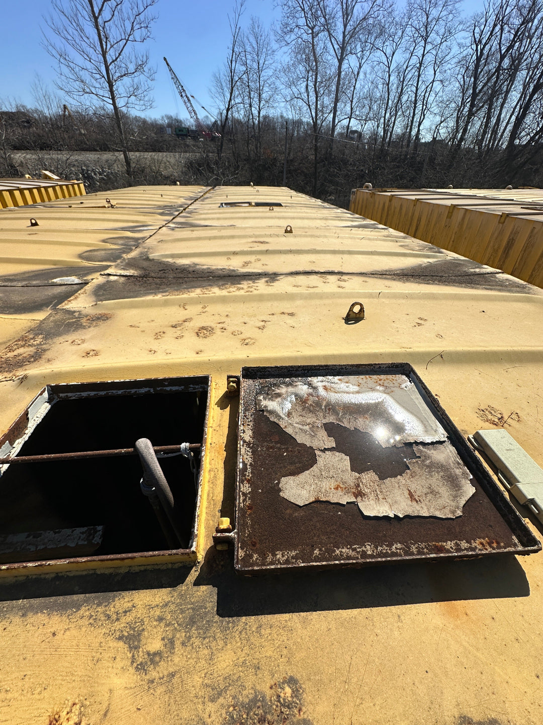 Top view of yellow Dragon 21,000 gallon frac tank #GP53166