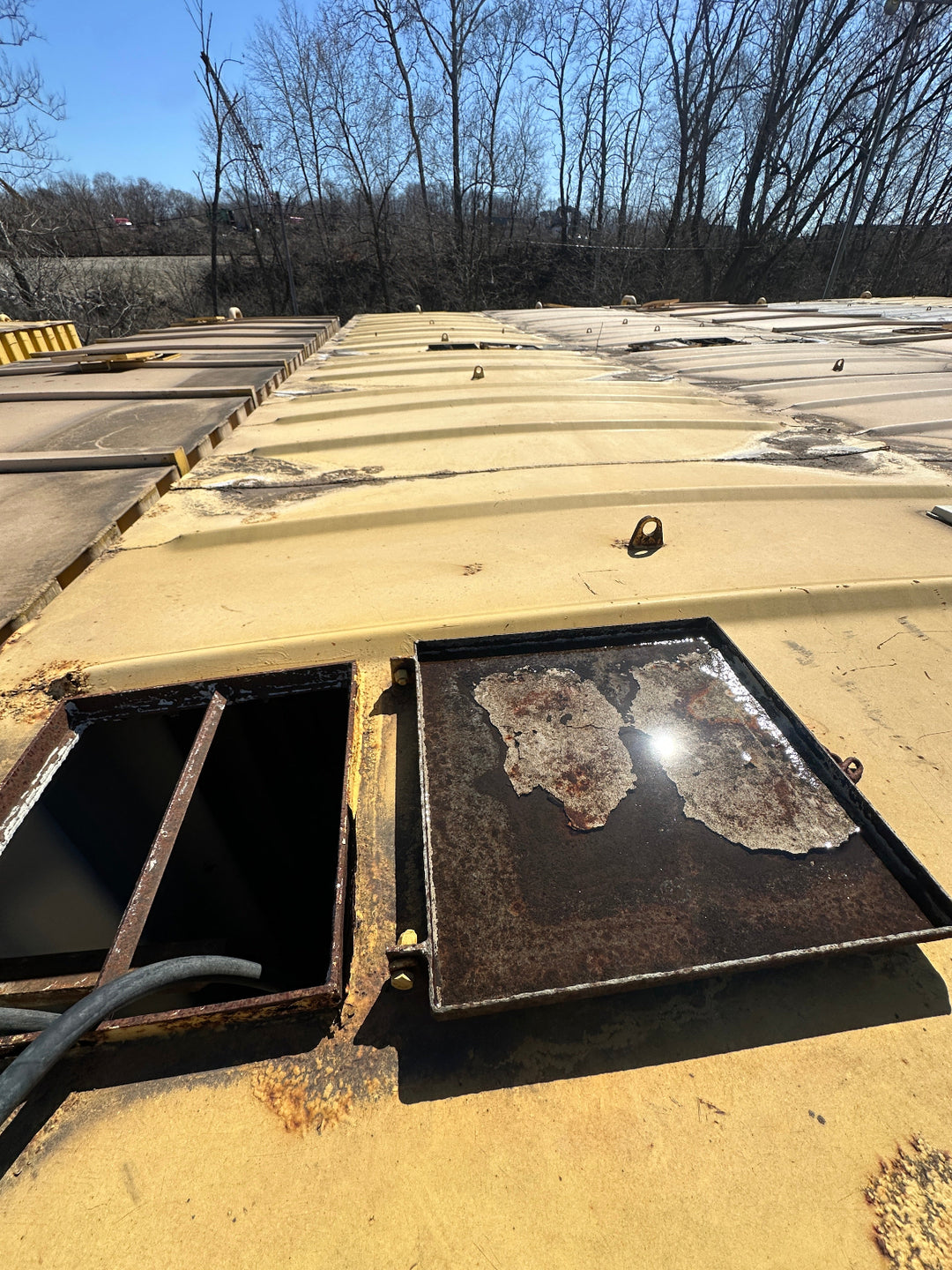 Top view of yellow Dragon 21,000 gallon frac tank #GP53196