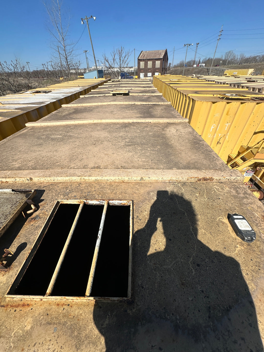 Top view of yellow Wichita 21,000 gallon frac tank #GP50142