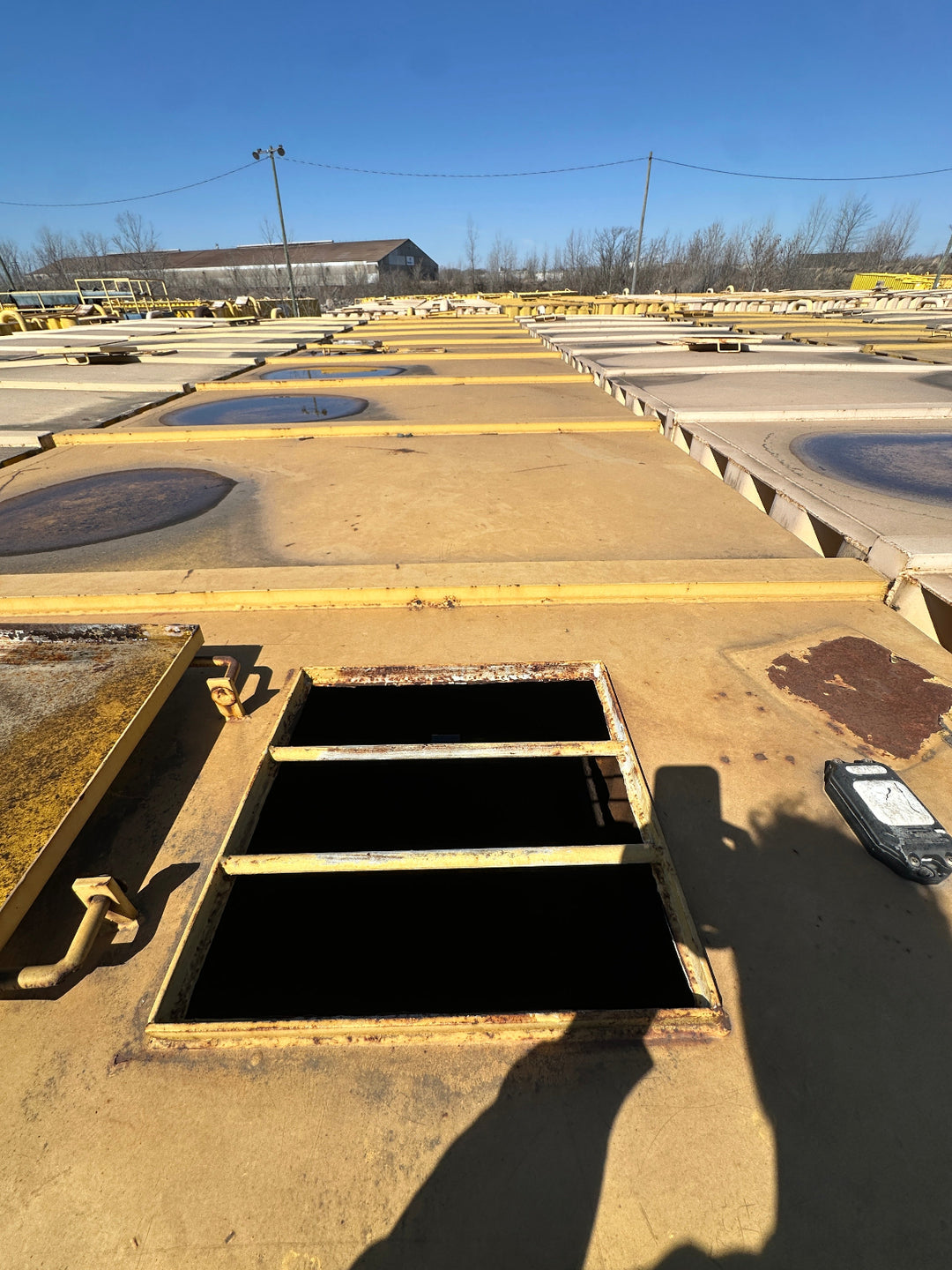 Top view of yellow Wichita 21,000 gallon frac tank #GP50162