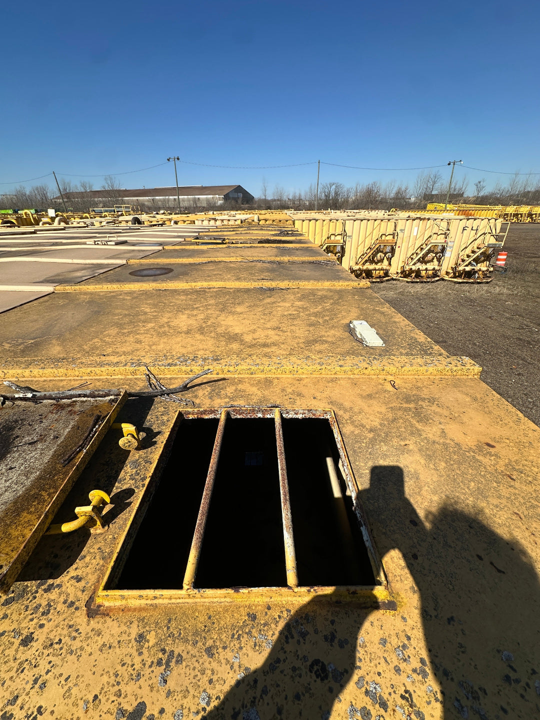 Top view of yellow Wichita 21,000 gallon frac tank #GP50178